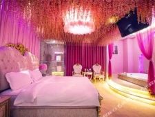 Swan Love Couple Theme Hotel