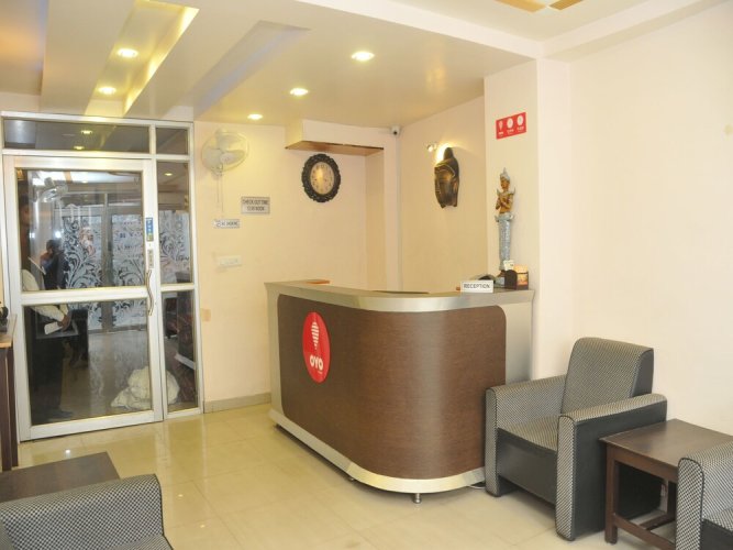 Season 4 by OYO Rooms