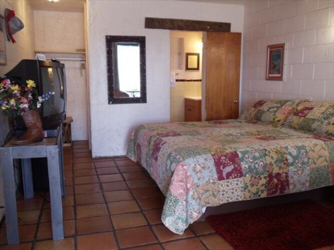 Silver Saddle Motel