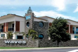 Waves Motel