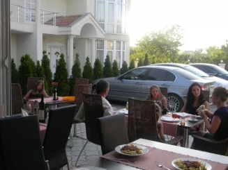 Hotel Petriti