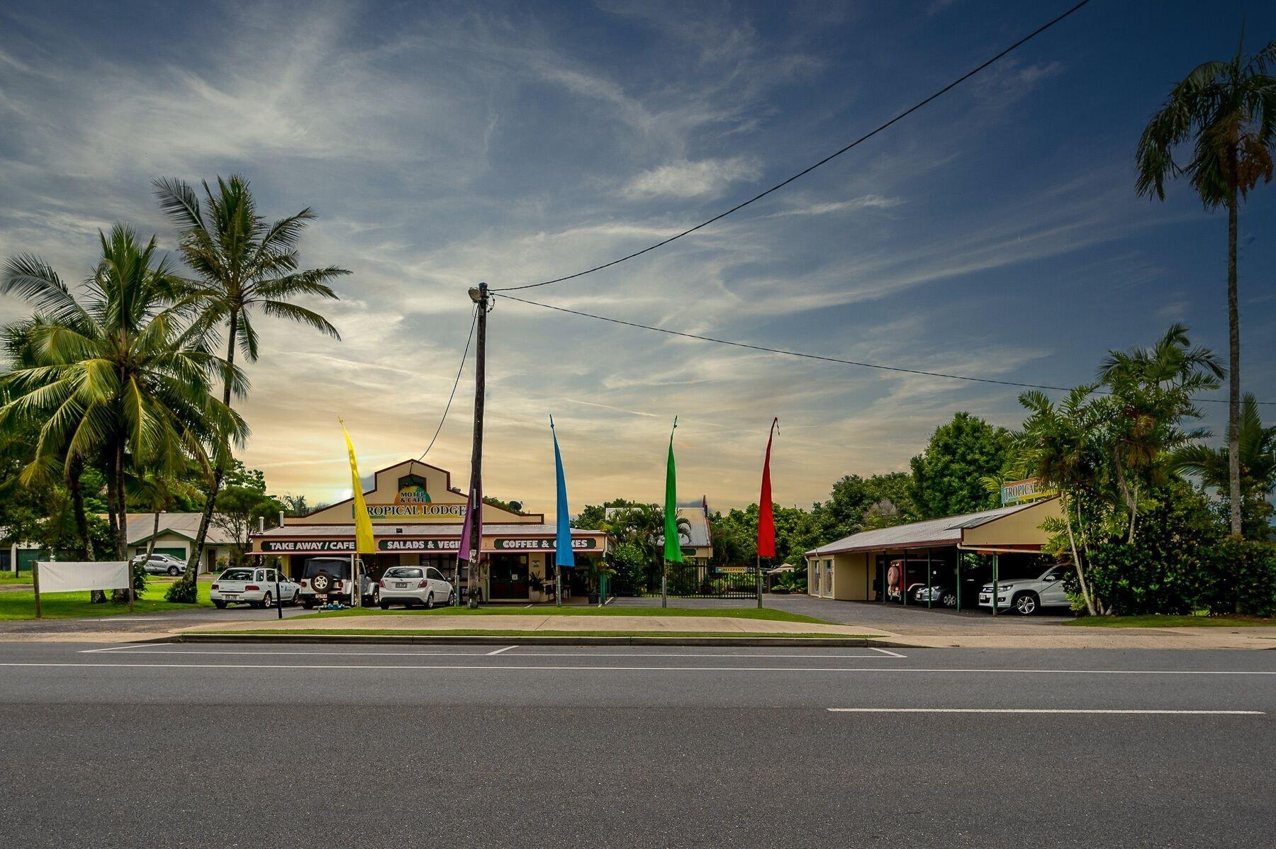 Tropical Lodge