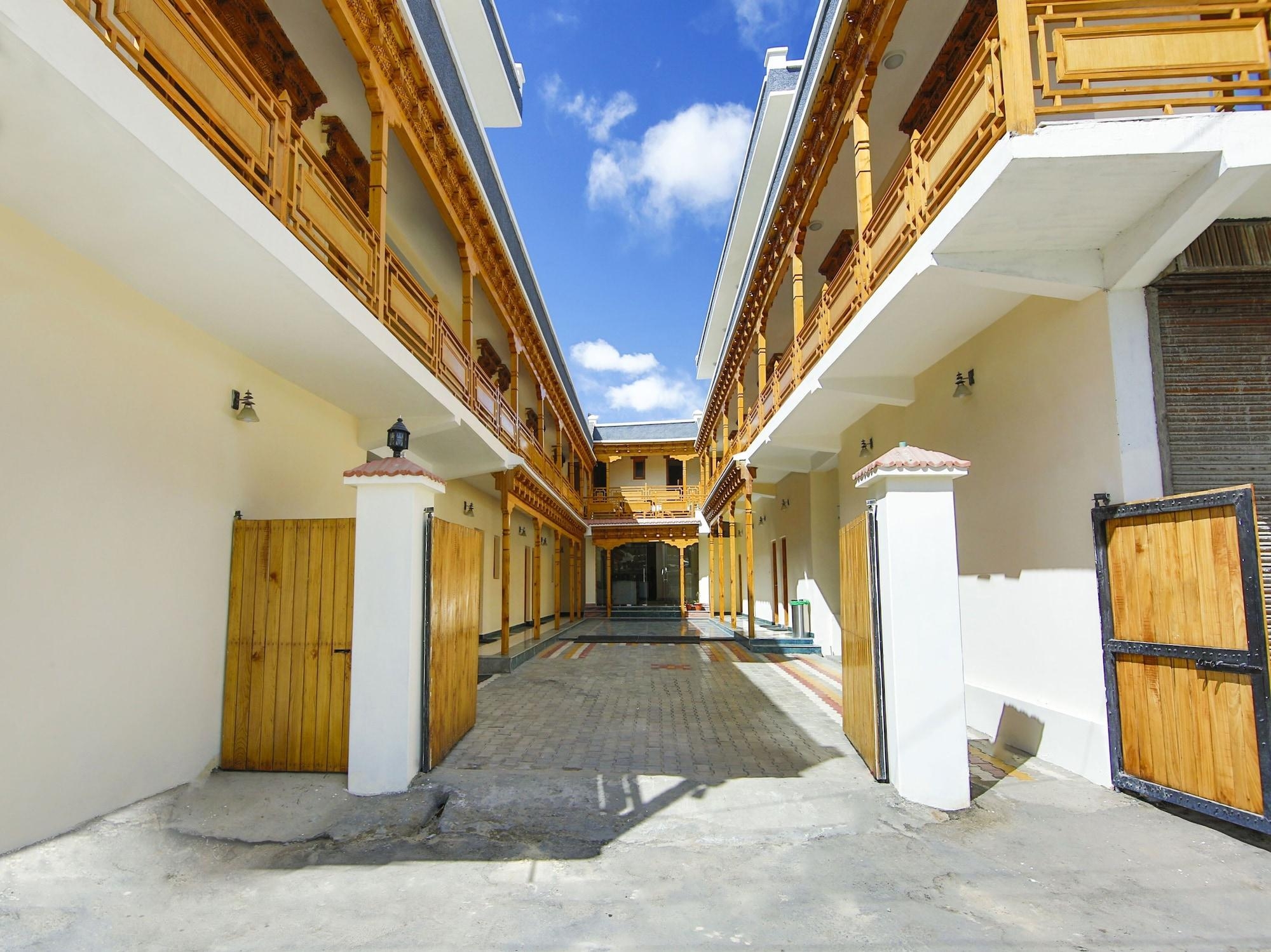 OYO 11388 Hotel Dimbir Regency
