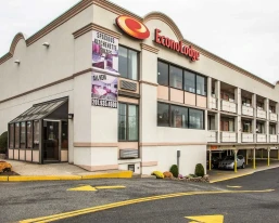 Super 8 by Wyndham Meadowlands