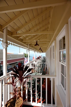 Lahaina Inn