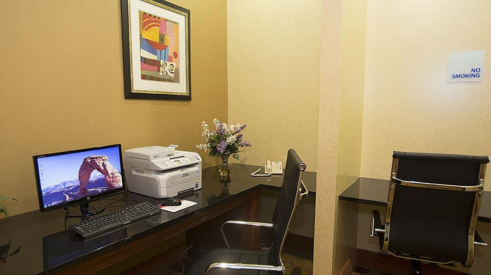 Holiday Inn Express Boonville
