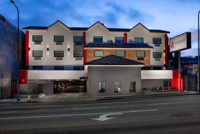 Avenue Hotel