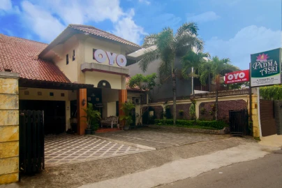 OYO 326 Ndalem Padma Asri Guest House