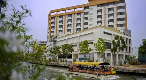 Tun Fatimah Riverside Hotel