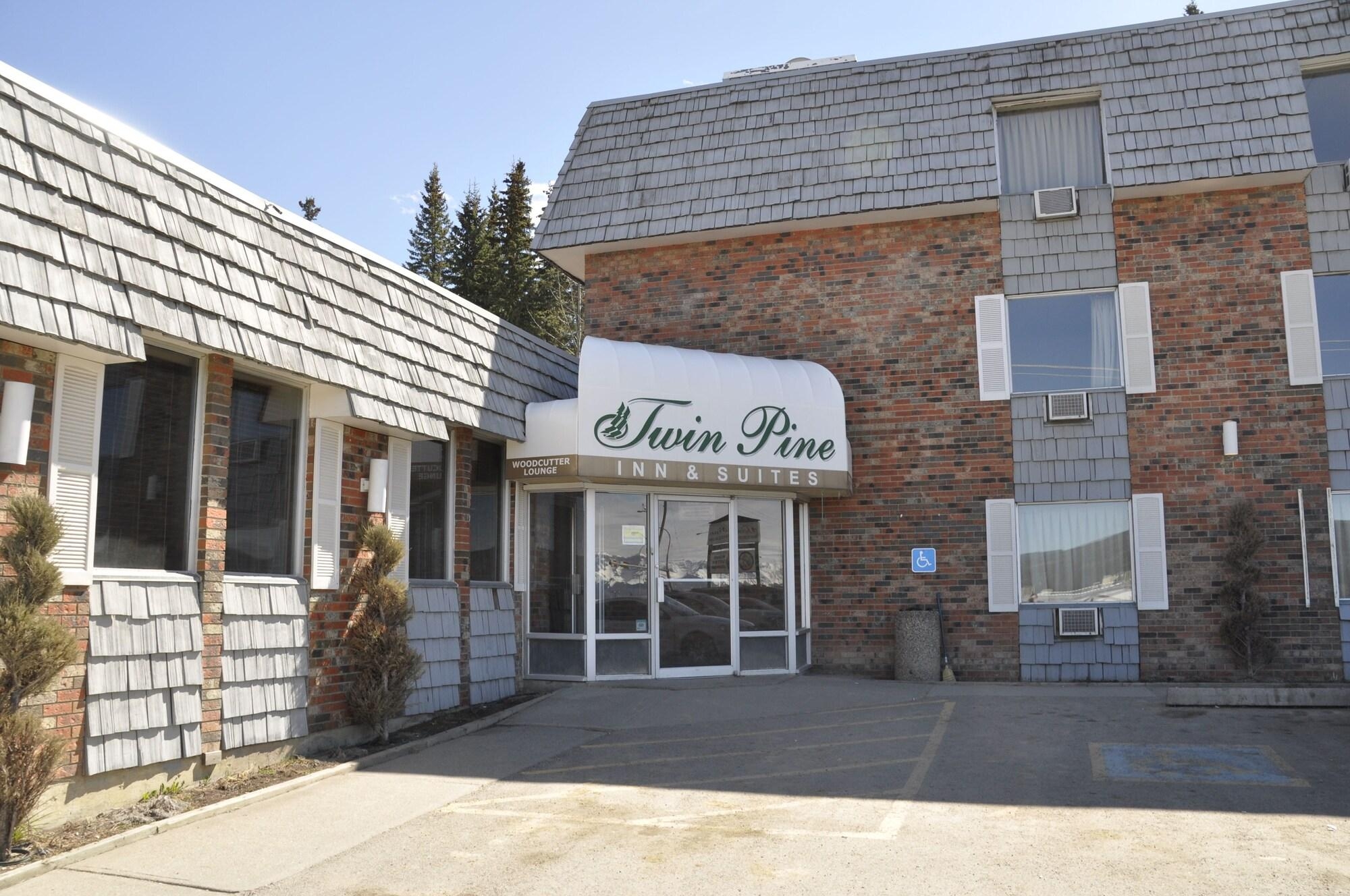 Twin Pine Inn & Suites