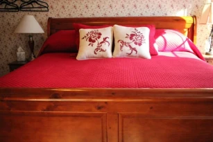 The Historic Requa Inn