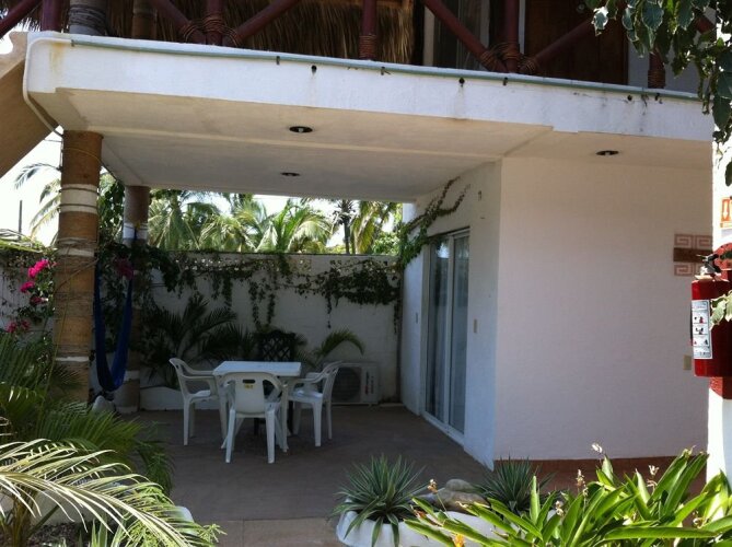 Nuestra Casa-Sai (Pet Friendly Hotel & Beach Club)
