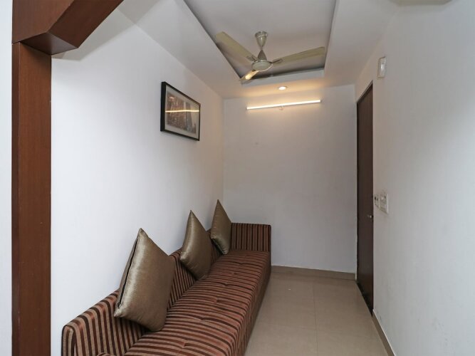 Oyo 12780 New Hotel Rajwada