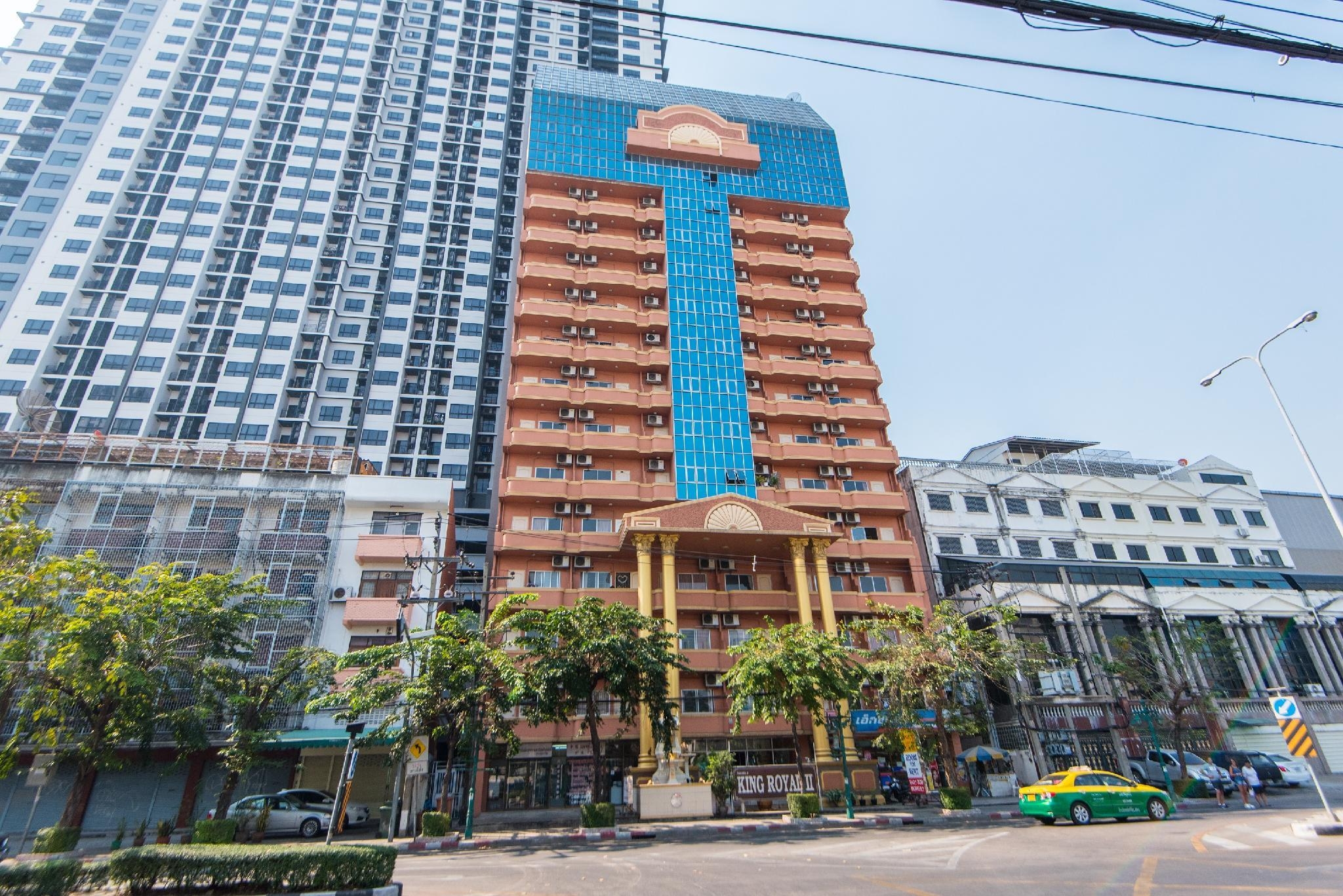 King Royal II Hotel