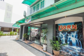 Oyo 930 Born Guest House