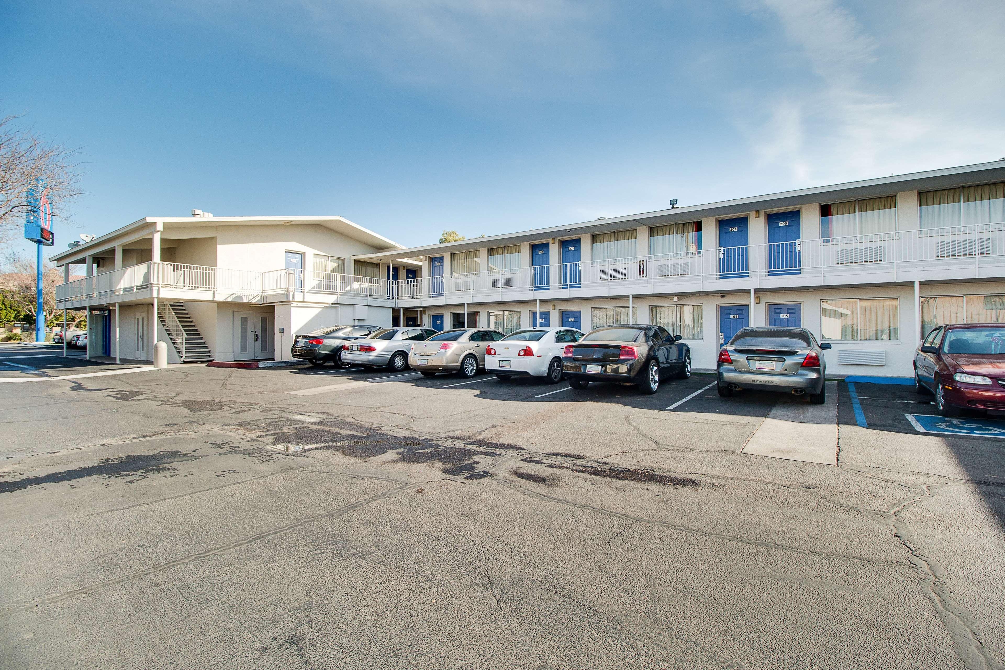Motel 6 Phoenix, AZ - East