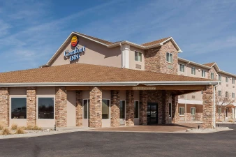 Comfort Inn & Suites Near University of Wyoming