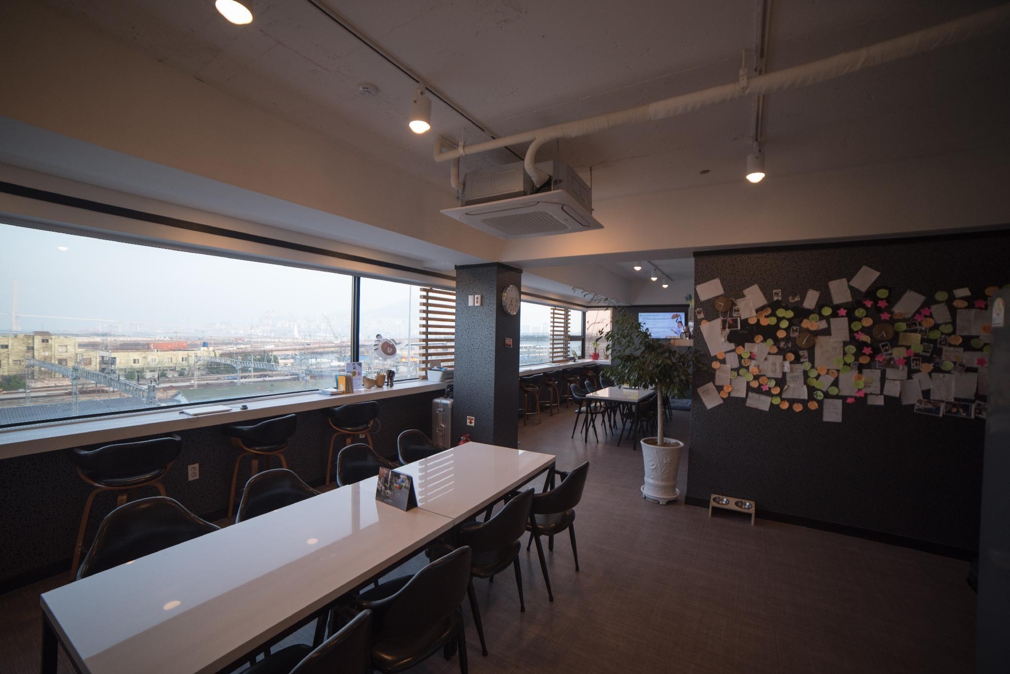 Mozzi Hostel