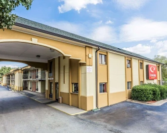 Econo Lodge Inn & Suites East Matthews