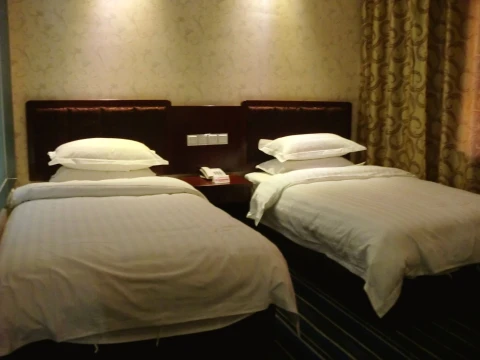 Urumqi Guofang Hotel