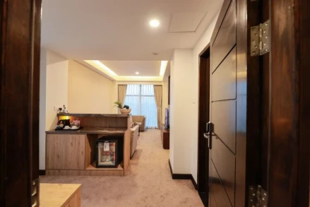 Hlaine Tet Hotel