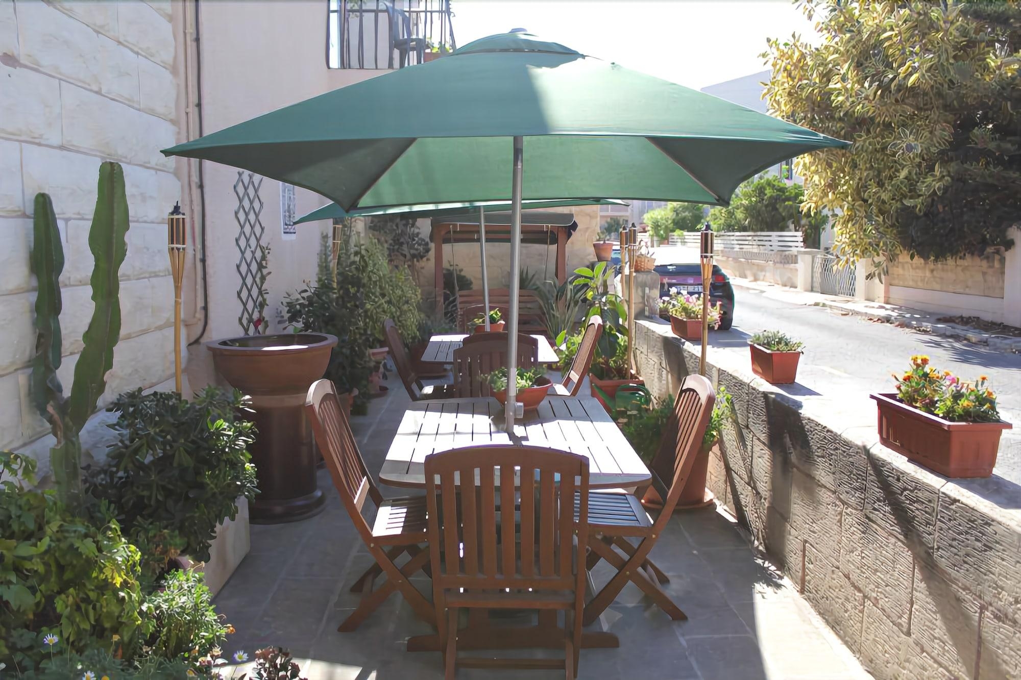 Green Grove Guest House