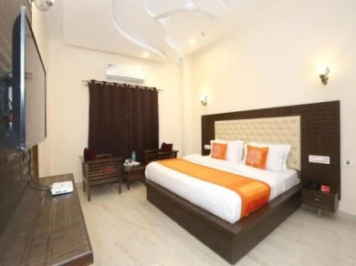 Oyo 16975 Hotel Golden View
