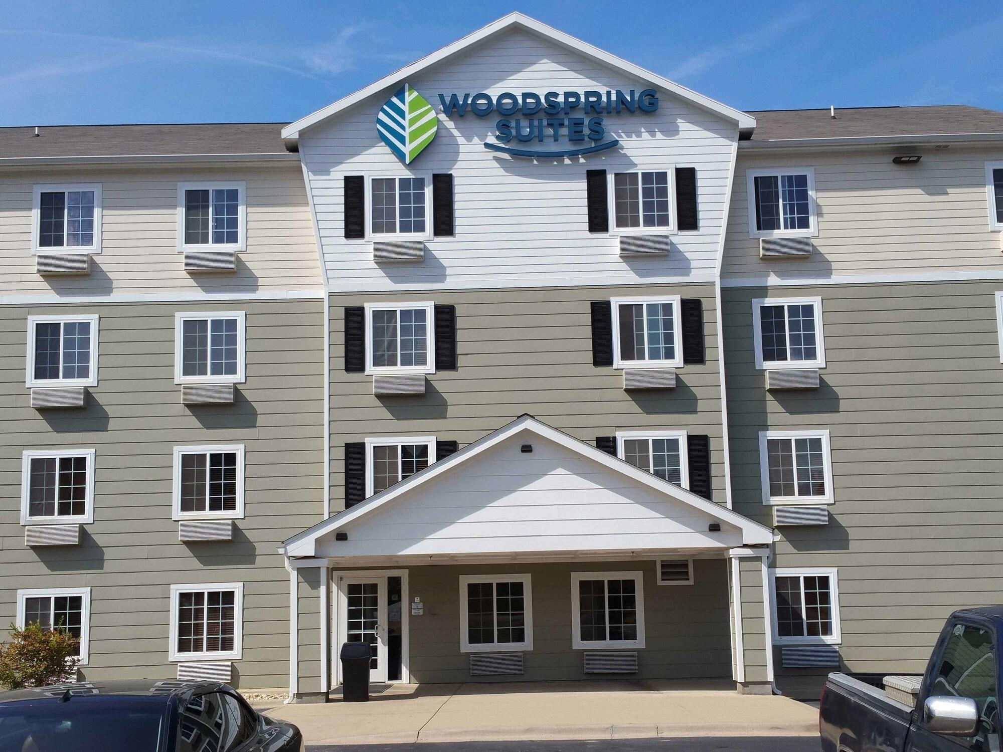 Woodspring Suites Dickinson