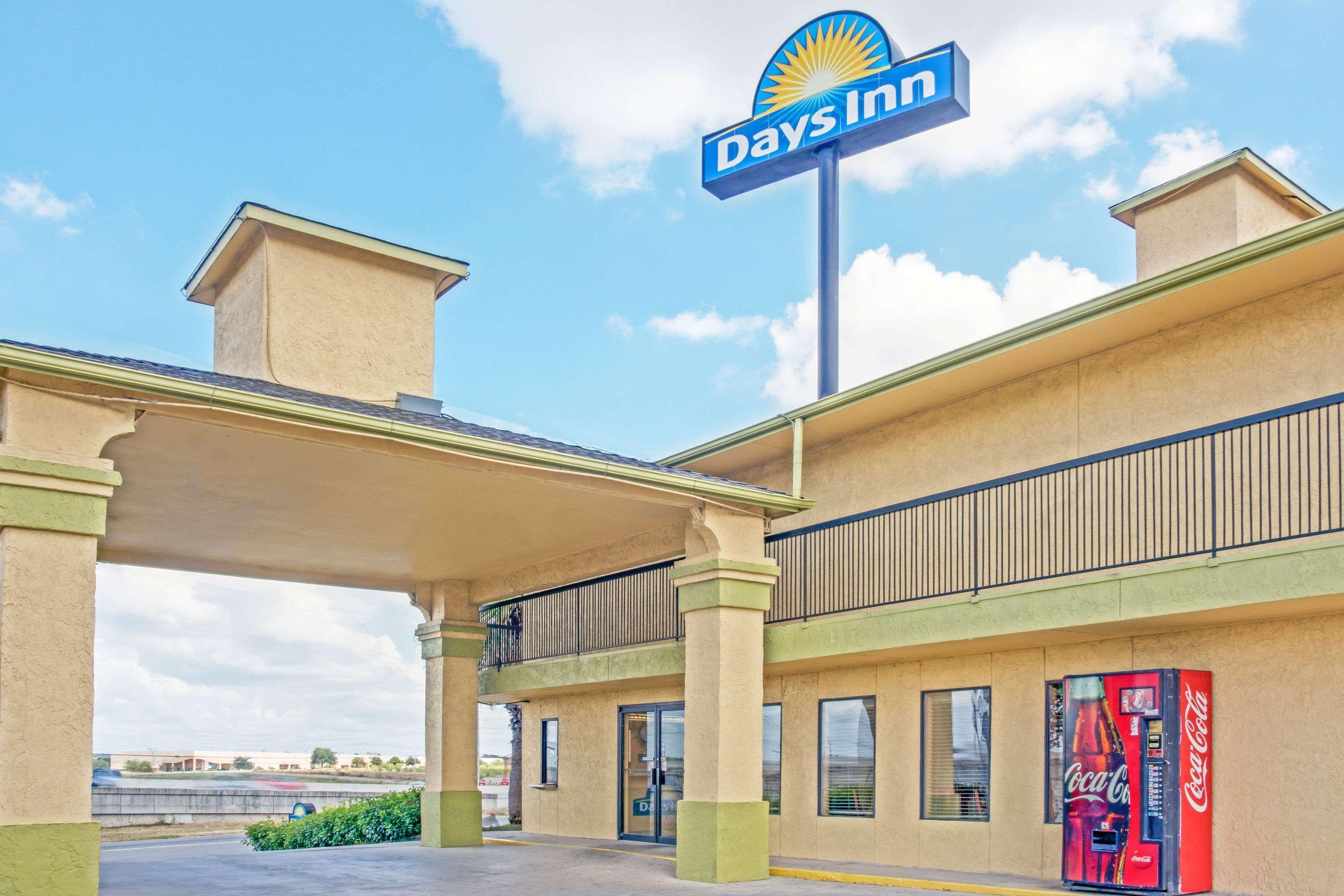Days Inn by Wyndham San Antonio North