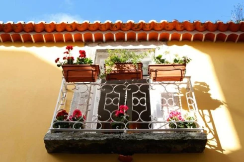 Alfama Yellow House