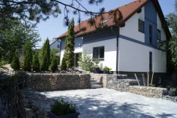 Petit Triotel In Leukersdorf