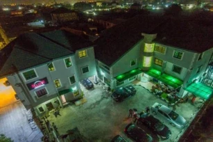 Eclipse Hotel And Lounge