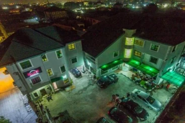 Eclipse Hotel And Lounge