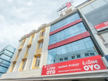 Oyo 8501 Abhimaani Comforts