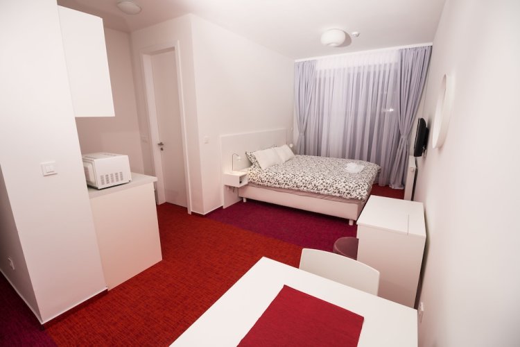 Skylux Apartments