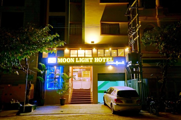 Golden City Light Hotel