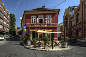 Santico Art Hotel And Hostel