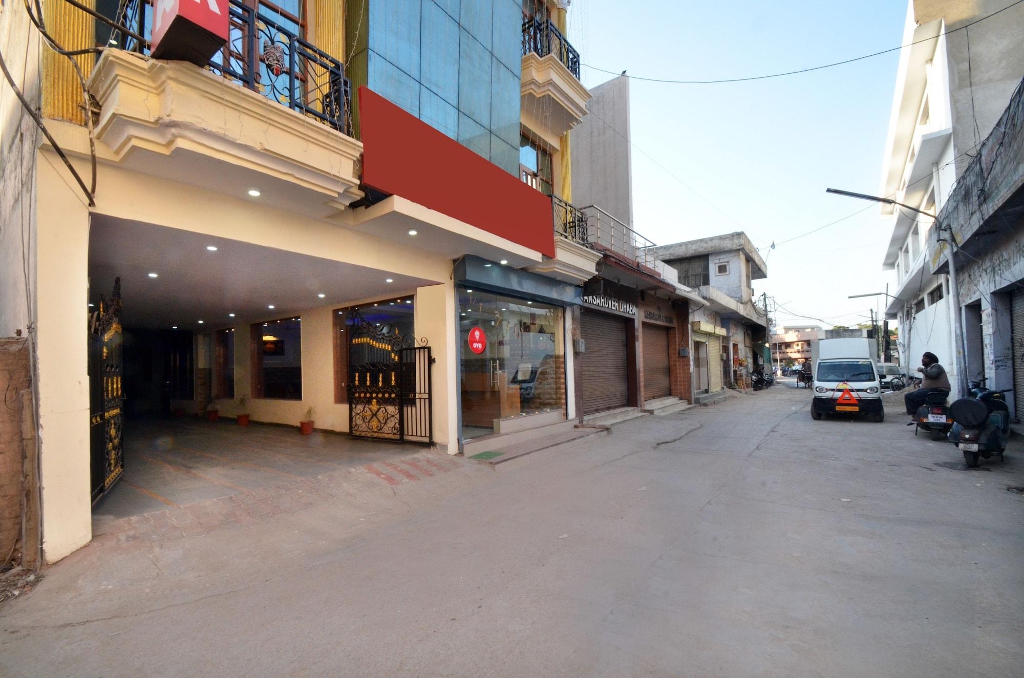 Oyo 8423 Grand Park