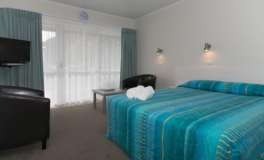 Averill Court Motel