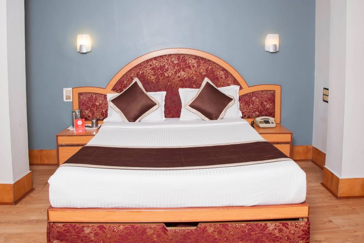 OYO 10068 Hotel Rathna