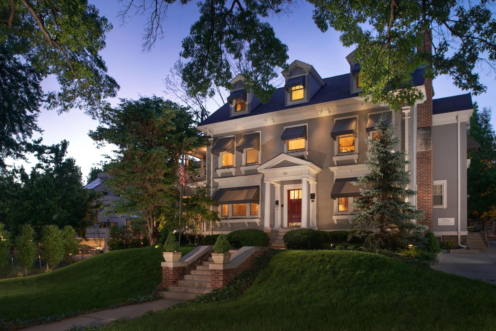 Southmoreland on the Plaza Bed & Breakfast