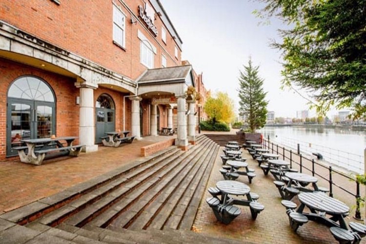 Premier Inn Manchester Salford Quays