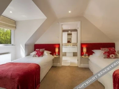 Pretty Maid House B B