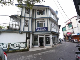 OYO 18568 Ratan Hotel