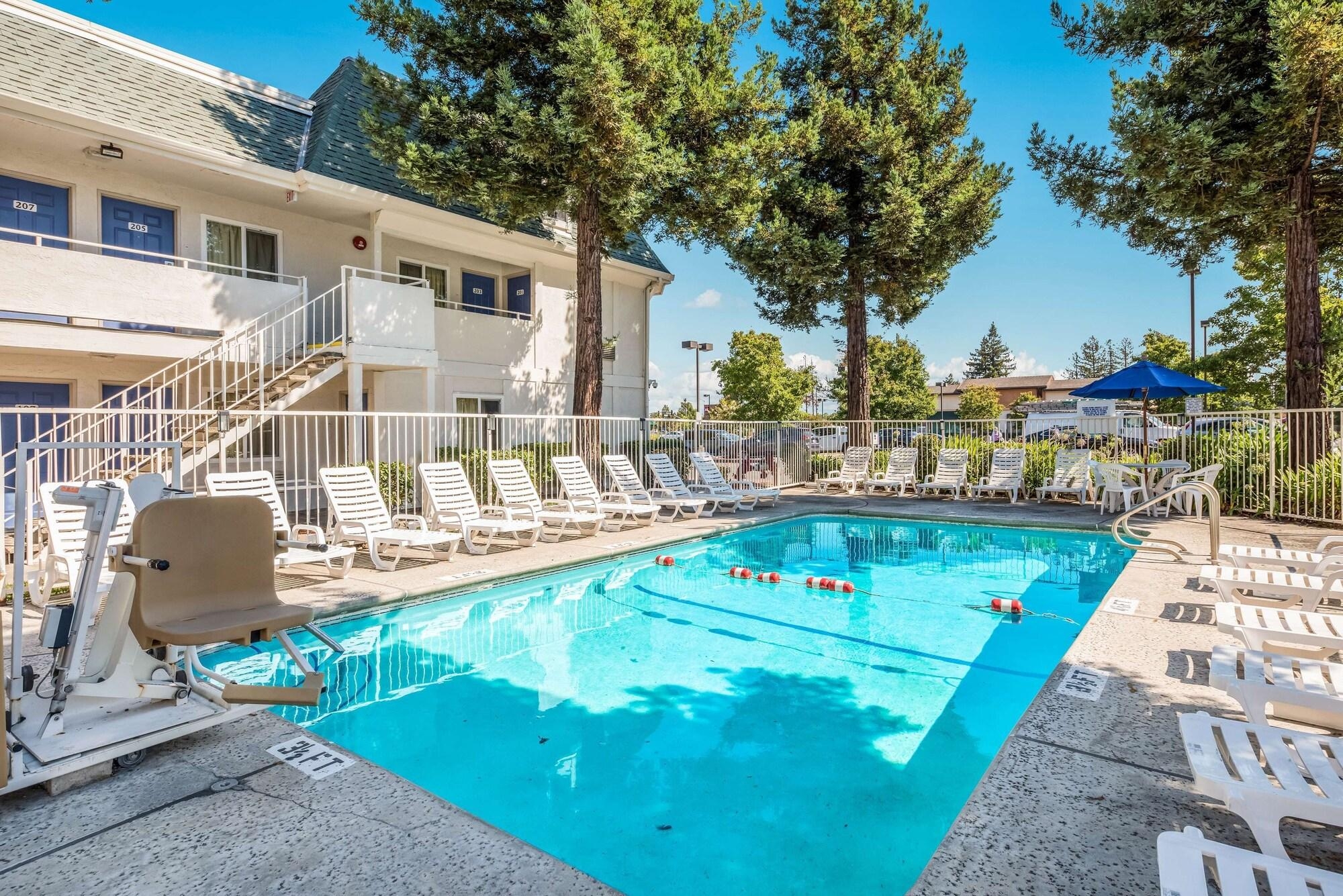 Motel 6 Rohnert Park