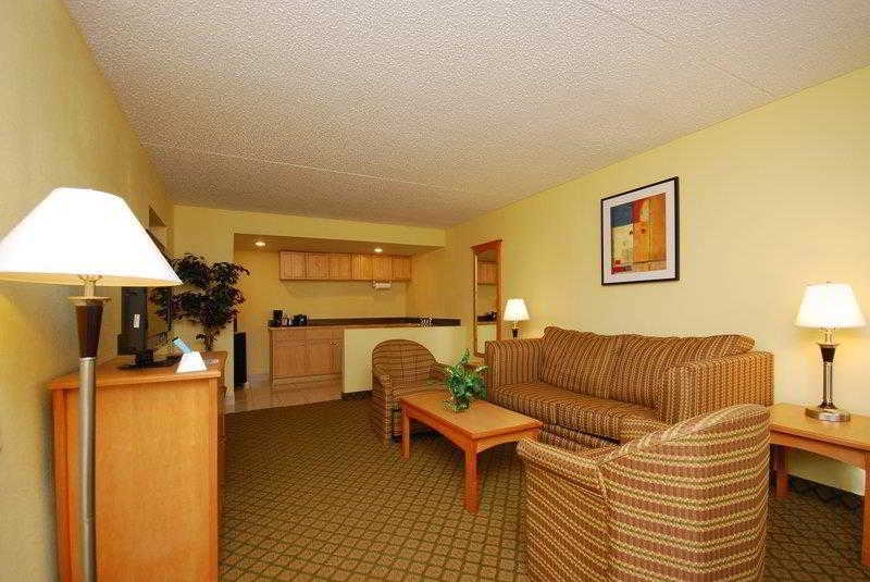Quality Inn & Suites North Richland Hills