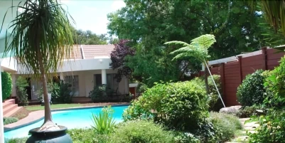 Woodmead Guest Lodge