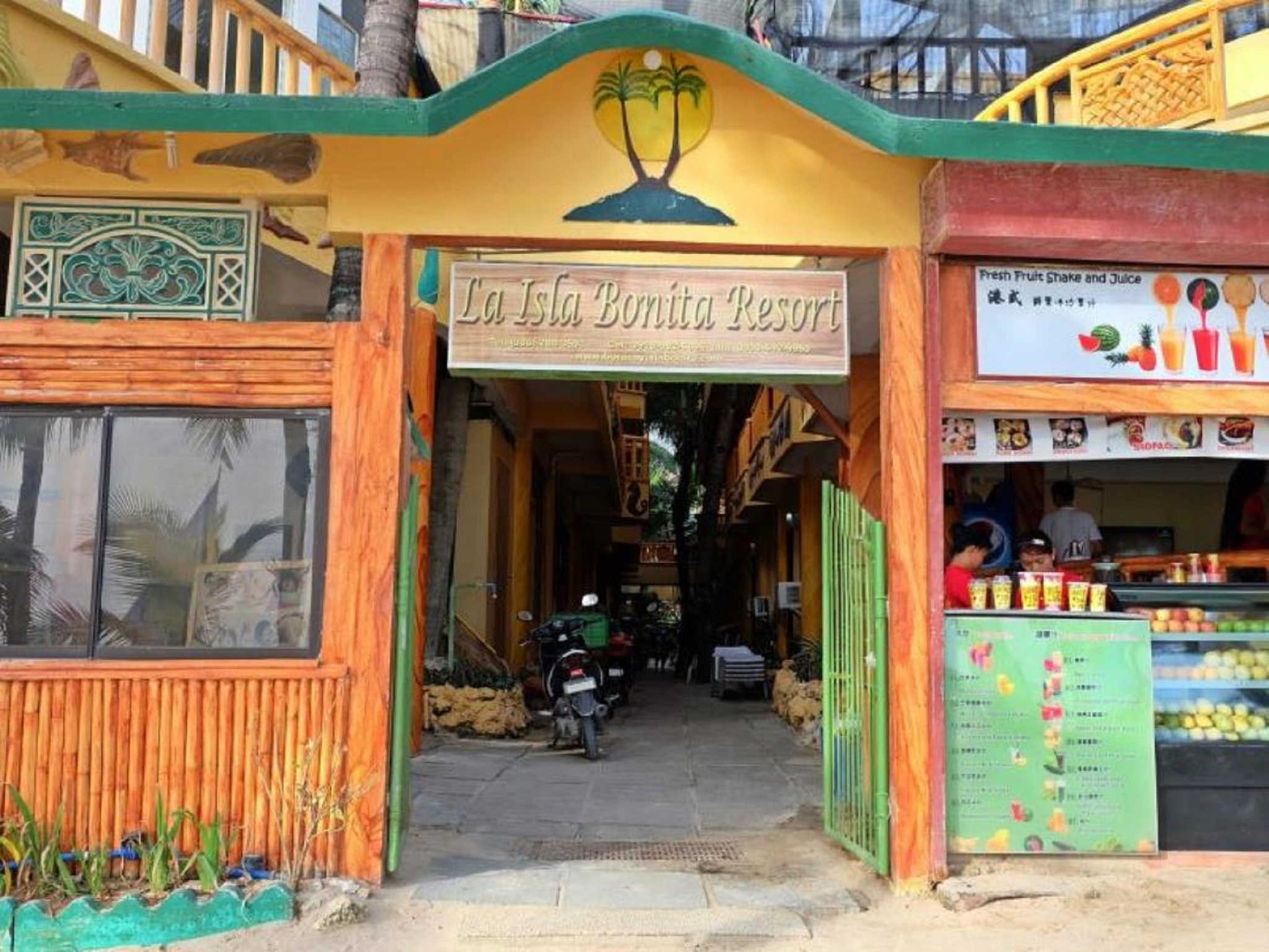 La Isla Bonita Resort