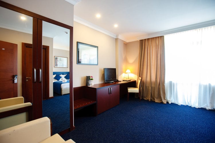 Cruise Hotel