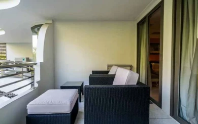 Nakalay Palm by Lofty